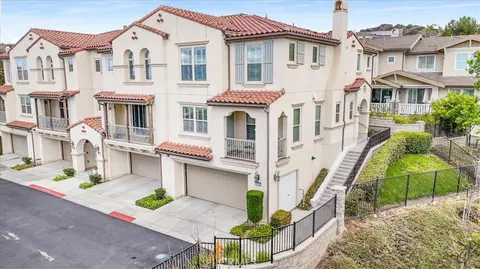 18664 Putting Grn, Yorba Linda, CA 92886