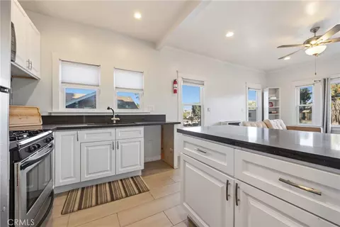 Kitchen - 325 E 14th, Long Beach, CA 90813 photo 3 of 3