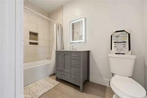 Bath - 325 E 14th, Long Beach, CA 90813 photo 1 of 1
