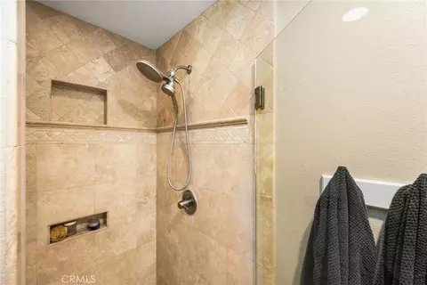 Bath - 537 S Gardner, Orange, CA 92866 photo 3 of 7