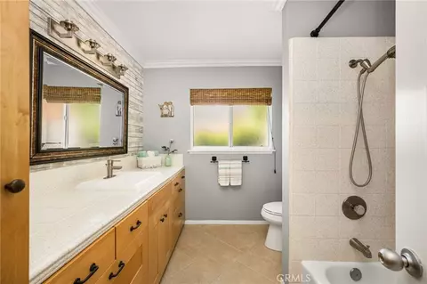 Bath - 537 S Gardner, Orange, CA 92866 photo 6 of 7