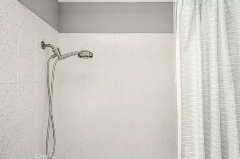 Bath - 537 S Gardner, Orange, CA 92866 photo 7 of 7