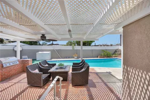 Exterior - 8350 E Blithedale, Long Beach, CA 90808 photo 4 of 9