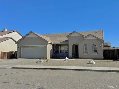 10983 Bay Shore St, Victorville, CA 92392