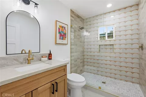Bath - 3308 Faust, Long Beach, CA 90808 photo 6 of 10