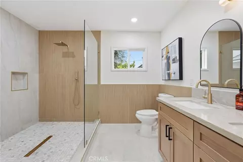 Bath - 3308 Faust, Long Beach, CA 90808 photo 2 of 10