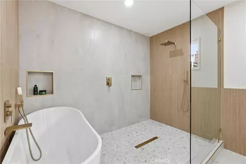 Bath - 3308 Faust, Long Beach, CA 90808 photo 4 of 10