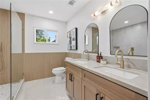Bath - 3308 Faust, Long Beach, CA 90808 photo 3 of 10