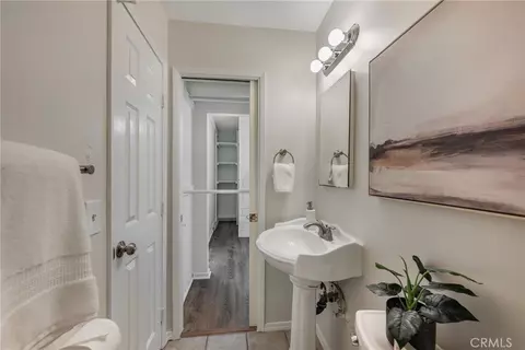 Bath - 618 S Pine Dr, Fullerton, CA 92833 photo 4 of 4