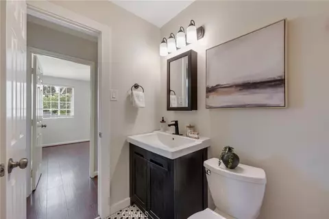 Bath - 618 S Pine Dr, Fullerton, CA 92833 photo 2 of 4