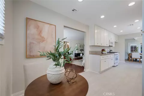 Entry Way - 618 S Pine Dr, Fullerton, CA 92833 photo 2 of 2