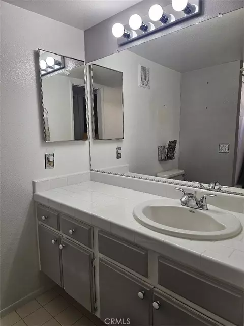 Bath - 550 Orange Ave #320, Long Beach, CA 90802 photo 1 of 5