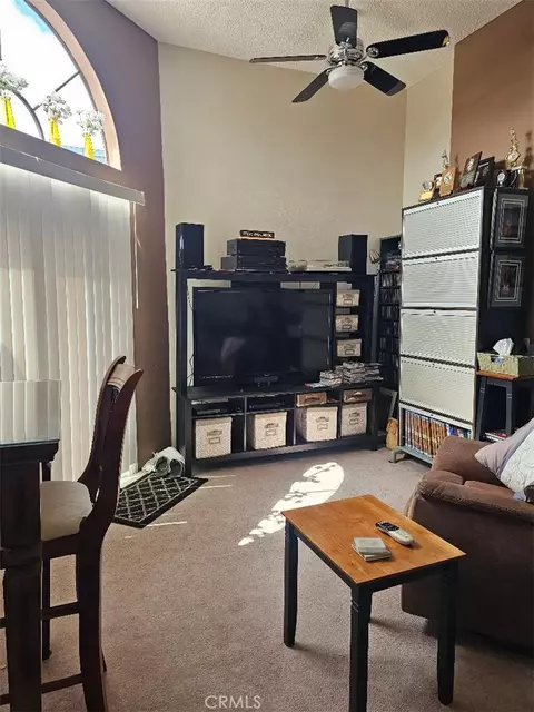 Living - 550 Orange Ave #320, Long Beach, CA 90802 photo 2 of 2