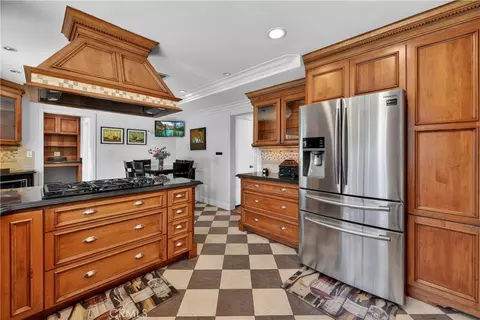 Kitchen - 346 Eagle, Placentia, CA 92870 photo 5 of 6