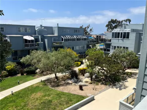 210 The Vlg #305, Redondo Beach, CA 90277