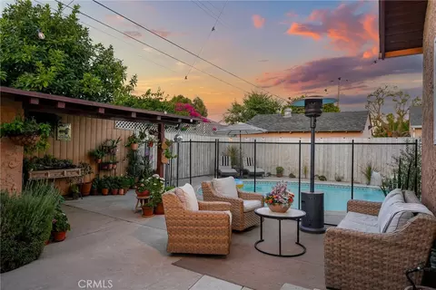 Exterior - 4427 E Rosada St, Long Beach, CA 90815 photo 4 of 8
