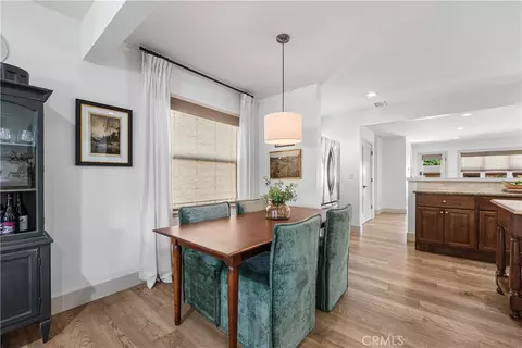 Dining - 4427 E Rosada St, Long Beach, CA 90815 photo 1 of 3