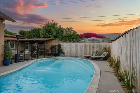 Exterior - 4427 E Rosada St, Long Beach, CA 90815 photo 6 of 8