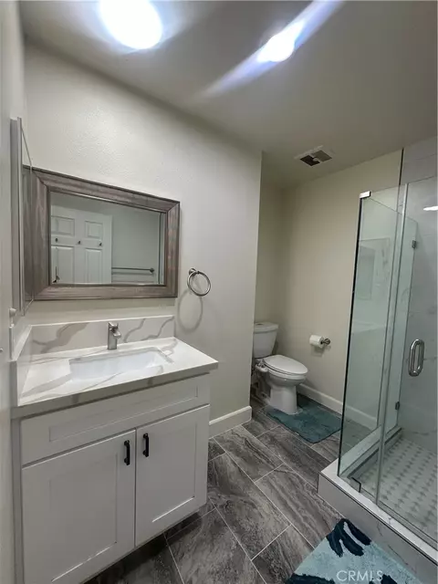 Bath - 1881 Mitchell Ave Unit #34, Tustin, CA 92780 photo 3 of 4
