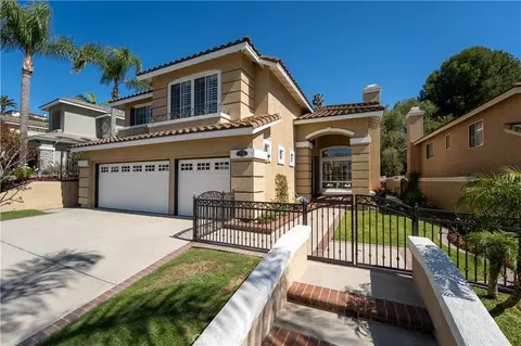 7520 E Toyon Ln, Anaheim, CA 92808