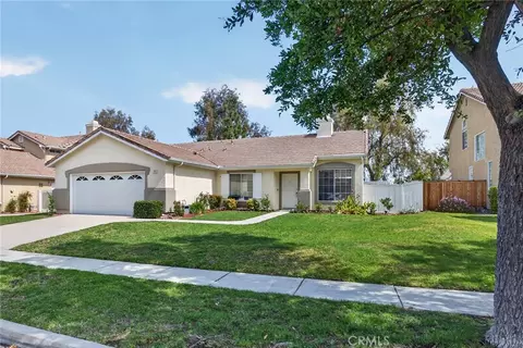 711 Donatello Dr, Corona, CA 92882