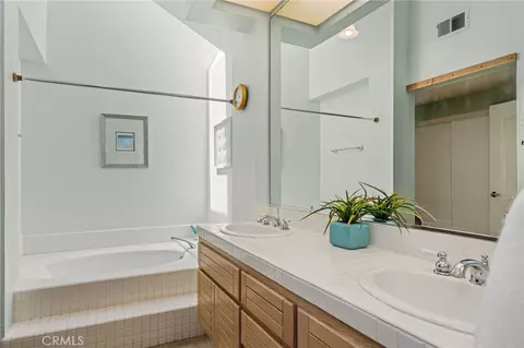 Bath - 860 E Chisholm Ct, Brea, CA 92821 photo 6 of 9