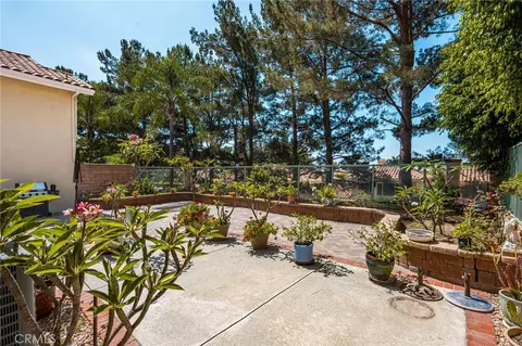 Exterior - 860 E Chisholm Ct, Brea, CA 92821 photo 4 of 10