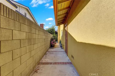 Entry Way - 1851 E Cyrene Dr, Carson, CA 90746 photo 4 of 5