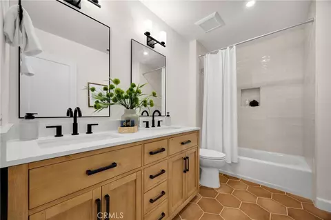 Bath - 846 Mooncrest, Brea, CA 92821 photo 6 of 6
