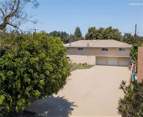 1003 W Myrtle St, Santa Ana, CA 92703