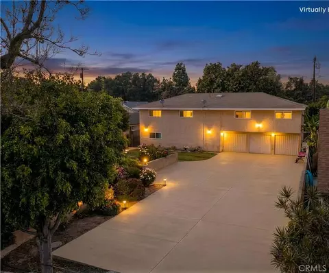 1003 W Myrtle St, Santa Ana, CA 92703