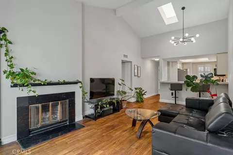 645 Chestnut Ave #305, Long Beach, CA 90802