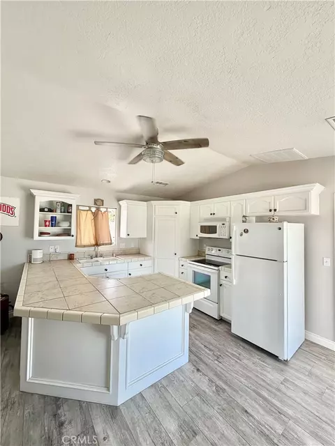 Kitchen - 7736 El Cerrito, Hesperia, CA 92345 photo 5 of 5