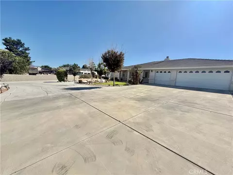 Exterior - 7736 El Cerrito, Hesperia, CA 92345 photo 7 of 21
