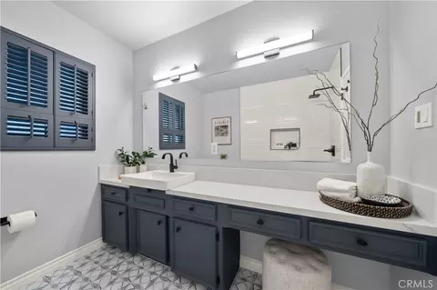 Bath - 2027 E Appleton #1, Long Beach, CA 90803 photo 1 of 2