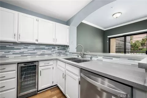 Kitchen - 425 E Ocean #440, Long Beach, CA 90802 photo 2 of 4