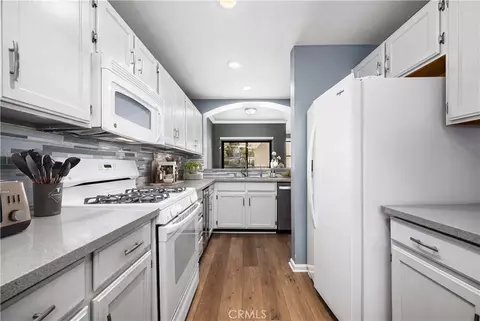 Kitchen - 425 E Ocean #440, Long Beach, CA 90802 photo 3 of 4