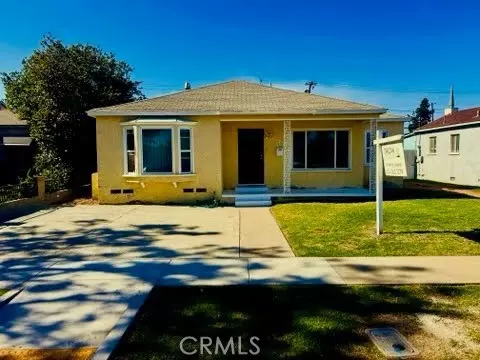 1073 E Plymouth St, Long Beach, CA 90805