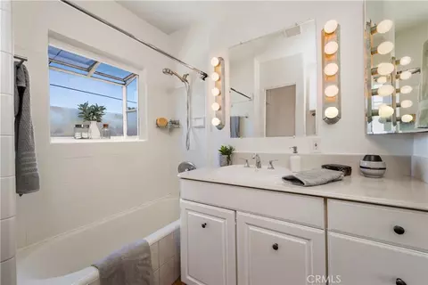 Bath - 3517 E 2nd, Long Beach, CA 90803 photo 1 of 7