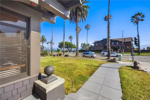 Exterior - 2303 E Ocean Blvd, Long Beach, CA 90803 photo 11 of 14