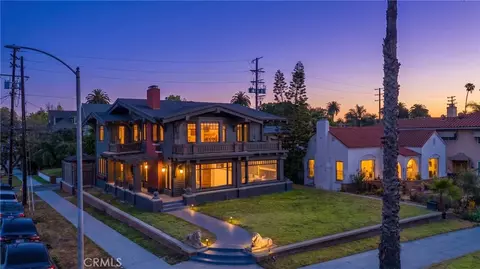 Exterior - 2303 E Ocean Blvd, Long Beach, CA 90803 photo 2 of 14