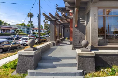 Exterior - 2303 E Ocean Blvd, Long Beach, CA 90803 photo 13 of 14
