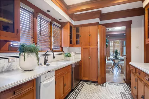 Kitchen - 2303 E Ocean Blvd, Long Beach, CA 90803 photo 3 of 3