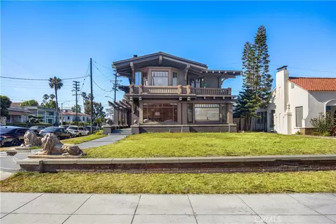Exterior - 2303 E Ocean Blvd, Long Beach, CA 90803 photo 5 of 14
