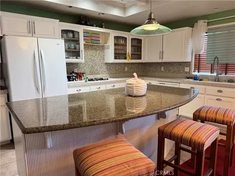 Kitchen - 20284 Majestic Dr, Apple Valley, CA 92308 photo 3 of 5