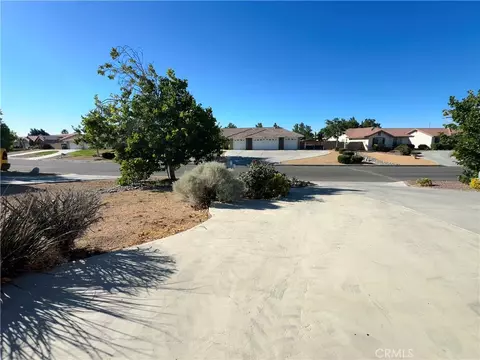 Exterior - 20284 Majestic Dr, Apple Valley, CA 92308 photo 5 of 9