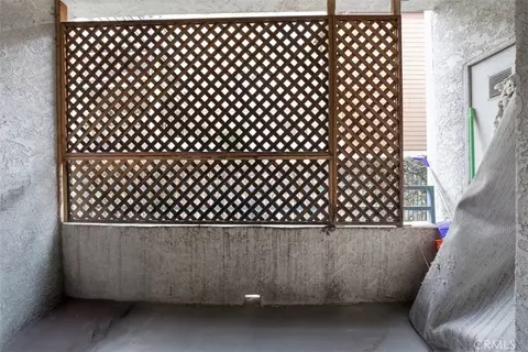 Exterior - 720 W 4th #110, Long Beach, CA 90802 photo 1 of 3