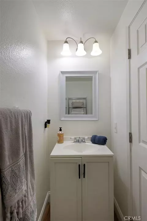 Bath - 720 W 4th #110, Long Beach, CA 90802 photo 2 of 2