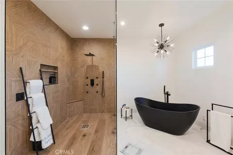 Bath - 6981 E Magdalena Dr, Orange, CA 92867 photo 2 of 6