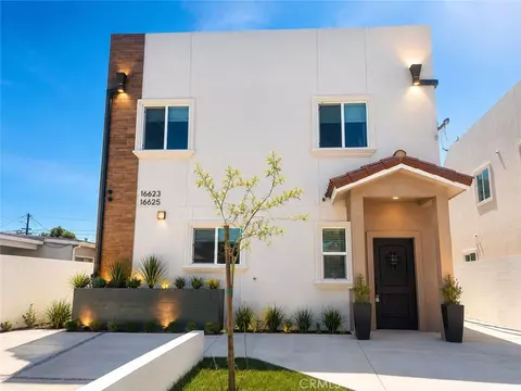 16623 Lake Ave, Paramount, CA 90723